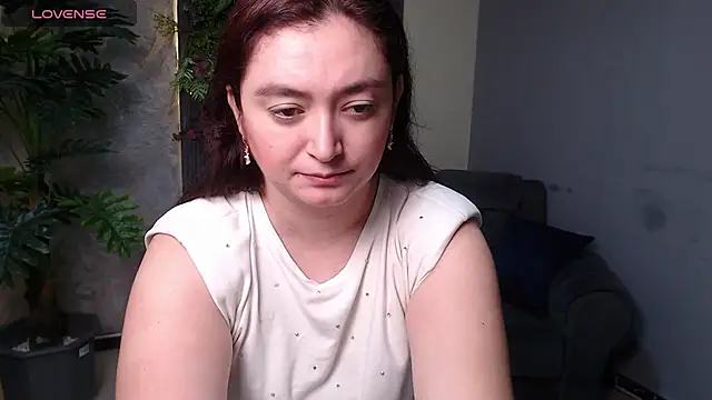 Snapshot of Anaa_Rose chatting on 07-11-26, 01:47 Anaa Rose online show from 07-11-26, 01:47