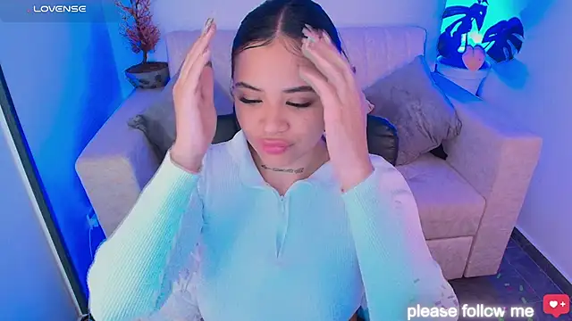 Snapshot of nicemiiaa7_ chatting on 02-16-26, 02:29 nicemiiaa7 online show from 02-16-26, 02:29