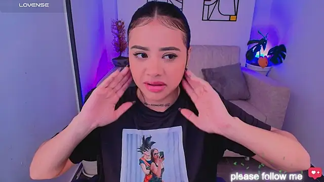 Snapshot of nicemiiaa7_ chatting on 02-24-26, 01:03 nicemiiaa7 online show from 02-24-26, 01:03