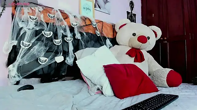 Snapshot of ashley_moss chatting on 11-01-25, 07:05 ashley moss online show from 11-01-25, 07:05