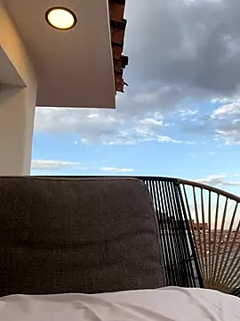 Snapshot of Melody-baby chatting on 09-25-25, 10:24 Melody-baby online show from 09-25-25, 10:24