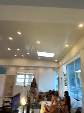 Snapshot of Melody-baby chatting on 09-26-25, 10:36 Melody-baby online show from 09-26-25, 10:36