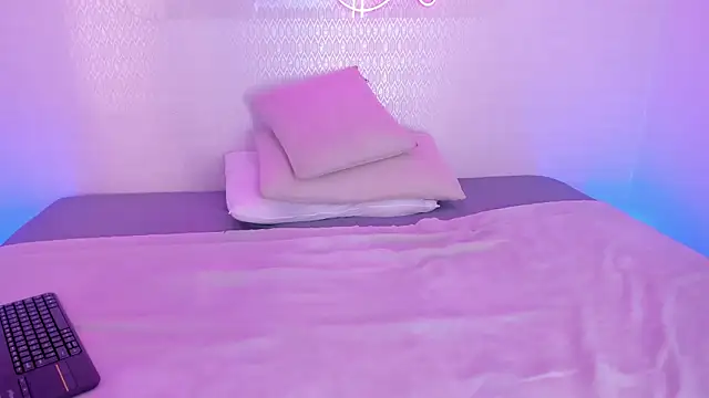 aleksandramiller  online show from 01-17-26, 01:27