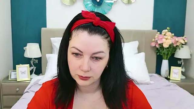 Snapshot of Nina_Stane chatting on 12-15-25, 05:23 Nina Stane online show from 12-15-25, 05:23