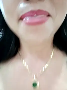 Snapshot of Kim-Anhh chatting on 10-02-25, 03:30 Kim-Anhh online show from 10-02-25, 03:30