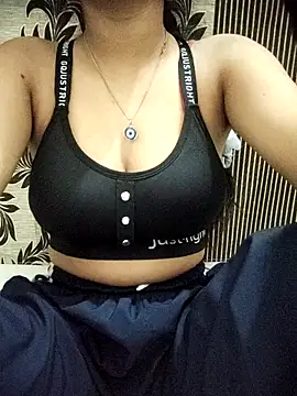Snapshot of Nikita-Singh88 chatting on 10-13-25, 02:33 Nikita-Singh88 online show from 10-13-25, 02:33