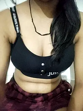Snapshot of Nikita-Singh88 chatting on 10-18-25, 03:57 Nikita-Singh88 online show from 10-18-25, 03:57