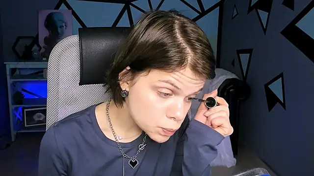 EllieMurler online show from 10-10-25, 09:08