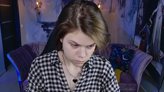 EllieMurler online show from 10-27-25, 09:02