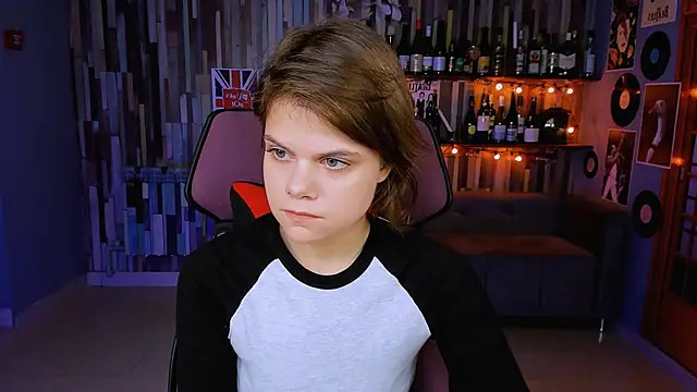 EllieMurler online show from 11-11-25, 09:09