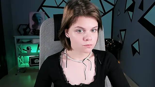 EllieMurler online show from 11-20-25, 09:09