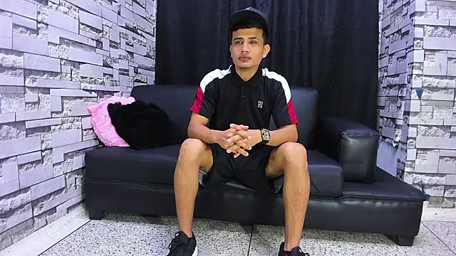 Snapshot of Crazy_Cult_Sex chatting on 02-03-26, 01:05 Crazy Cult Sex online show from 02-03-26, 01:05