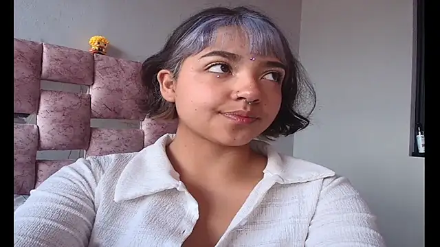 Snapshot of Serena_Rose_Rs chatting on 10-15-25, 04:40 Serena Rose Rs online show from 10-15-25, 04:40