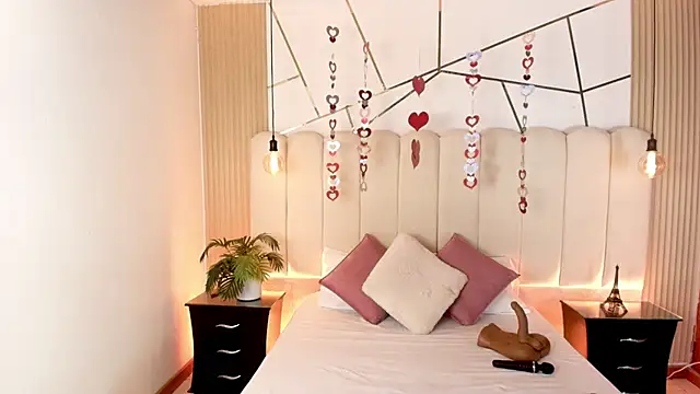 Snapshot of candyclair1 chatting on 02-16-26, 07:21 candyclair1 online show from 02-16-26, 07:21