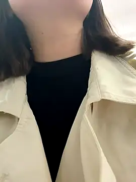 Snapshot of liliya_x chatting on 10-22-25, 11:43 liliya x online show from 10-22-25, 11:43