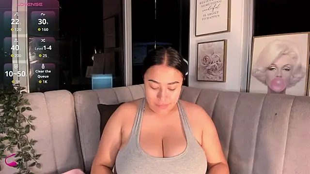 Snapshot of Zoey_thompson chatting on 10-06-25, 11:13 Zoey thompson online show from 10-06-25, 11:13
