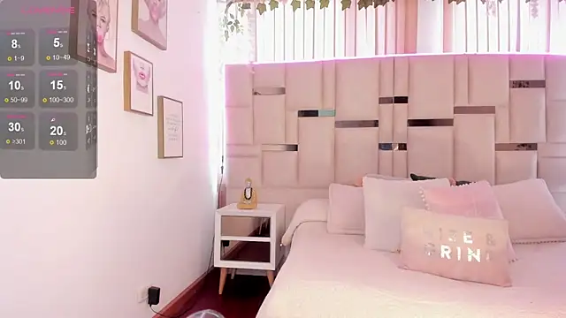 Zoey thompson online show from 12-01-25, 07:30