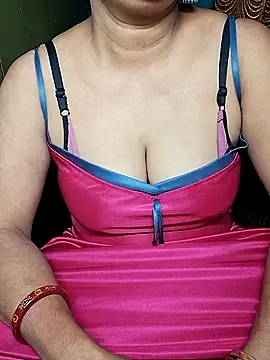 Snapshot of Mon-Shot9 chatting on 10-08-25, 08:39 Mon-Shot9 online show from 10-08-25, 08:39