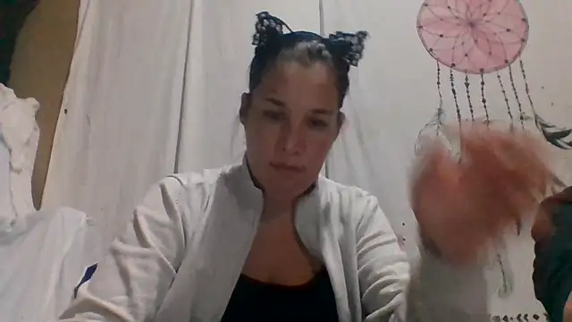 Manon11100 online show from 12-17-25, 01:39