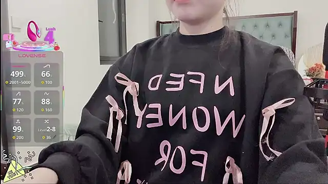 Snapshot of lulu404 chatting on 12-04-25, 02:04 lulu404 online show from 12-04-25, 02:04