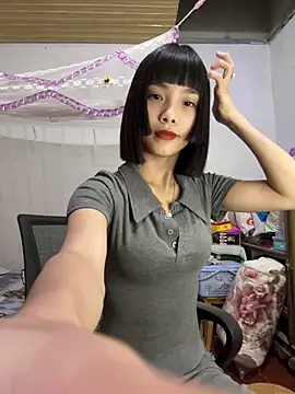 Snapshot of andymi1 chatting on 09-10-25, 01:55 andymi1 online show from 09-10-25, 01:55