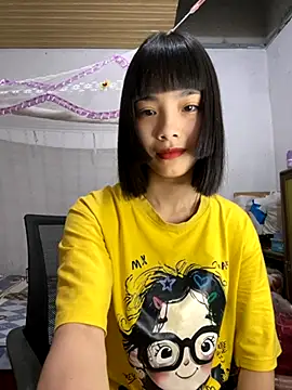 Snapshot of andymi1 chatting on 09-23-25, 03:31 andymi1 online show from 09-23-25, 03:31
