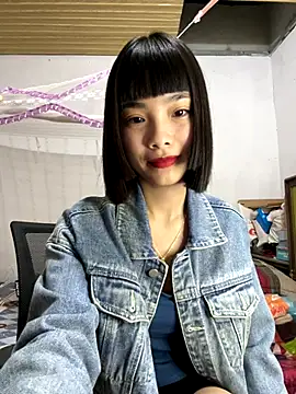 Snapshot of andymi1 chatting on 10-04-25, 03:04 andymi1 online show from 10-04-25, 03:04