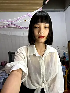 Snapshot of andymi1 chatting on 10-08-25, 12:14 andymi1 online show from 10-08-25, 12:14