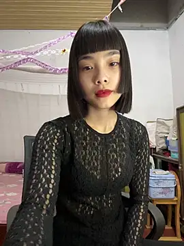 Snapshot of andymi1 chatting on 10-17-25, 02:04 andymi1 online show from 10-17-25, 02:04
