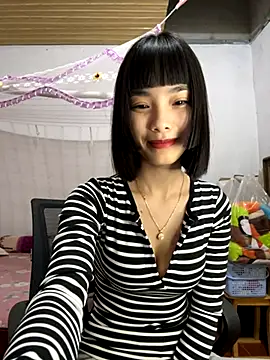 Snapshot of andymi1 chatting on 10-21-25, 03:02 andymi1 online show from 10-21-25, 03:02