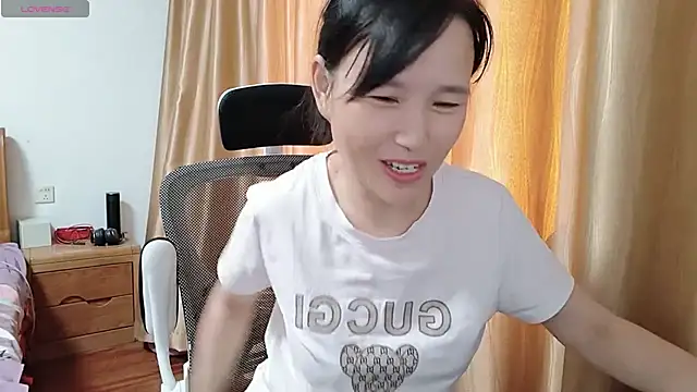 Snapshot of Haili-1 chatting on 09-15-25, 03:17 Haili-1 online show from 09-15-25, 03:17