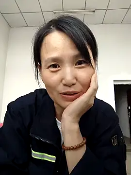 Snapshot of Haili-1 chatting on 09-27-25, 02:27 Haili-1 online show from 09-27-25, 02:27