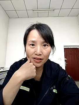 Snapshot of Haili-1 chatting on 09-29-25, 02:06 Haili-1 online show from 09-29-25, 02:06