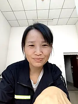 Snapshot of Haili-1 chatting on 10-16-25, 08:04 Haili-1 online show from 10-16-25, 08:04