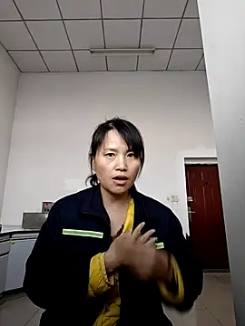 Snapshot of Haili-1 chatting on 10-22-25, 02:34 Haili-1 online show from 10-22-25, 02:34