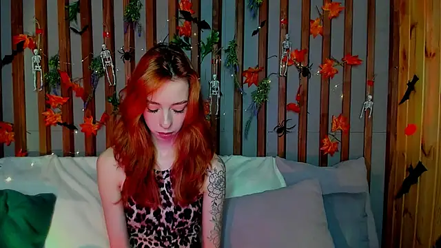 Snapshot of Lori_Williams chatting on 10-30-25, 12:56 Lori Williams online show from 10-30-25, 12:56