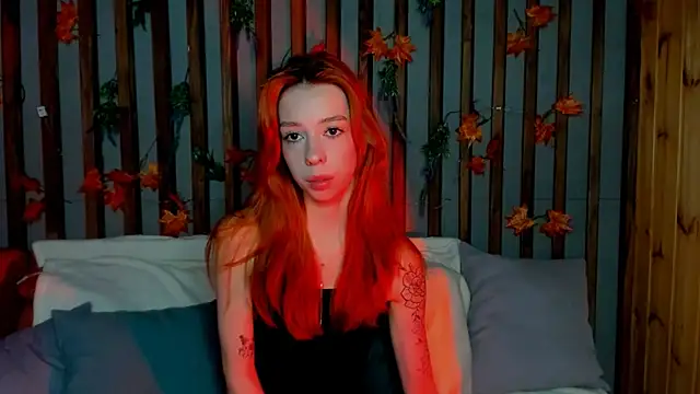 Snapshot of Lori_Williams chatting on 12-15-25, 01:10 Lori Williams online show from 12-15-25, 01:10