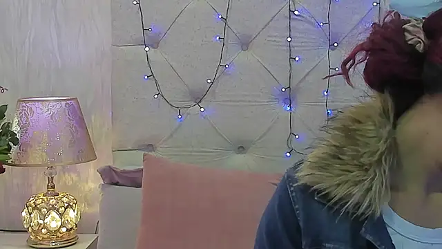 Snapshot of Pamelamiler__ chatting on 09-26-25, 11:47 Pamelamiler online show from 09-26-25, 11:47