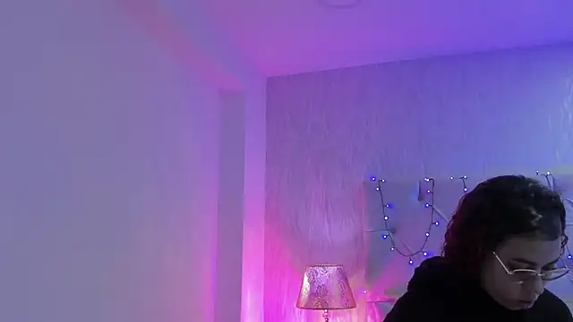 Snapshot of Pamelamiler__ chatting on 10-14-25, 11:44 Pamelamiler online show from 10-14-25, 11:44