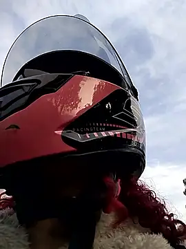 Snapshot of Pamelamiler__ chatting on 10-15-25, 11:32 Pamelamiler online show from 10-15-25, 11:32