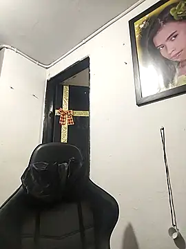 Snapshot of Pamelamiler__ chatting on 11-18-25, 10:31 Pamelamiler online show from 11-18-25, 10:31