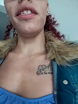 Snapshot of Pamelamiler__ chatting on 11-27-25, 03:03 Pamelamiler online show from 11-27-25, 03:03