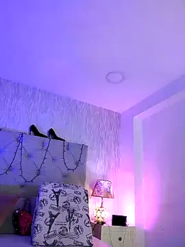 Snapshot of Pamelamiler__ chatting on 12-15-25, 11:47 Pamelamiler online show from 12-15-25, 11:47