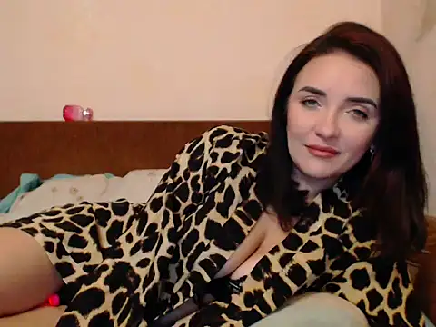 Snapshot of Veronica-Luxs chatting on 10-13-25, 08:58 Veronica-Luxs online show from 10-13-25, 08:58