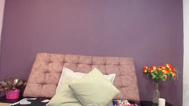 Snapshot of KateWelsin chatting on 10-02-25, 07:43 KateWelsin online show from 10-02-25, 07:43