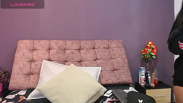 Snapshot of KateWelsin chatting on 12-01-25, 07:41 KateWelsin online show from 12-01-25, 07:41