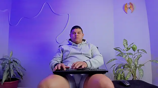 Snapshot of Maximus_Steel chatting on 10-19-25, 11:55 Maximus Steel online show from 10-19-25, 11:55