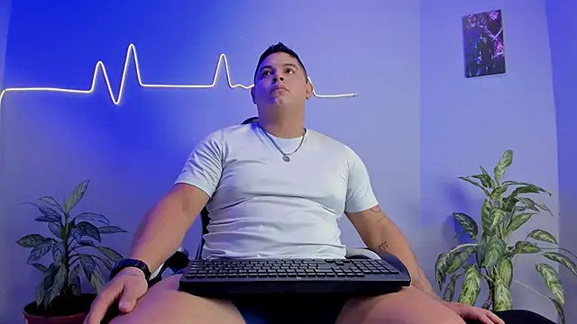 Maximus Steel online show from 11-02-25, 03:36