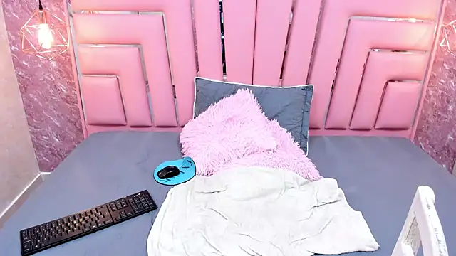 ALYANNA HOT  online show from 11-04-25, 12:15