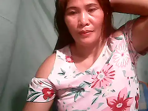 Snapshot of Juicy_69xx chatting on 09-17-25, 07:21 Juicy 69xx online show from 09-17-25, 07:21